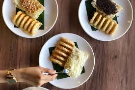 Untuk lebih lengkapnya, berikut ini resep kue pancong enak, sederhana dan cara membuatnya. Beda Kue Pancong Dan Kue Pukis Yang Sering Dikira Sama