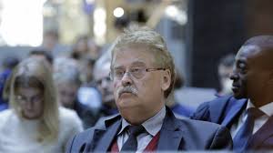 Martin sonneborn (mdep) bericht aus brüssel folge 7. Aus Fur Merkel Freund Elmar Brok Wird Nicht Fur Die Europawahl Aufgestellt Rt De