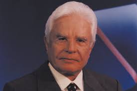 O jornalista e apresentador cid moreira, de 91 anos, foi escolhido pelo público de veja como o melhor apresentador na história do jornal nacional. Com 62 Dos Votos Cid Moreira E Eleito O Melhor Apresentador Do Jn Veja