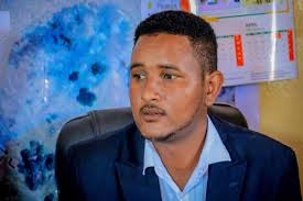 Gudoomiyaha degmada wadaamogoo Cabdixakim cismaan warsame waaba xadaari  tiktoker aad moodo sida uu 5tii wasiir ee haayadda uun istiikar ugu soo  sawirtay waaba cajiib gumoodiyahani 🙈 waxuu gudomiye halac yara dareemayaa  wali