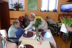 Mezinárodní den žen se pravidelně začal slavit v tento den až po první světové válce. Mezinarodni Den Zen Brezen 2019