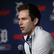 Illinois mayor breaks youth baseball umpire's jaw