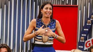 Long straight cut with bangs. Elisabetta Gregoraci And The Heartbreaking Memory I Miss You Curler Ruetir