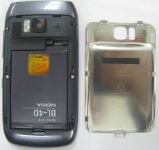Nokia 702T: фото снаружи и внутри