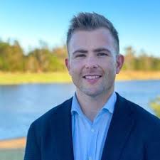 Alexander Knowles's Instagram, Twitter & Facebook