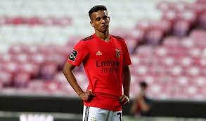 Pedro victor delmino da silva (born 13 april 1998), known as pedrinho, is a brazilian professional footballer who plays for shakhtar donetsk as an attacking midfielder. Agent Pedrino Podtverdil Perehod Igroka V Shahter Football Ua