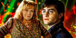 Mrs. Weasley's Tragic Backstory (& How It Relates To Harry) MUST Be A  Heavier Feature In The Harry Potter Remake