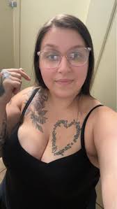 What are some good paying jobs in Florida when you don't really have career  or skills (receptionist 20+ years) but looking to make a change 🙂