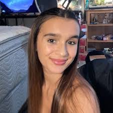 Melanie Stacey's Instagram, Twitter & Facebook