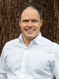 Ian Mclendon's Instagram, Twitter & Facebook