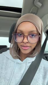 Embracing Eyebrow Bleaching Crashout Tendencies