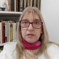 Delia Esposito's Instagram, Twitter & Facebook