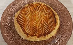 La Galette Des Rois A La Frangipane De Cyril Lignac La cuisine, c'est comme on aime ! la galette des rois a la frangipane de