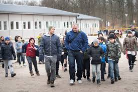 Säsong 1 hade premiär 30 januari 2007 och bestod av 12 delar. Tungviktare Tog Taten I Marschen For Jamlikhet