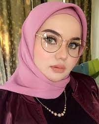 Untung saja, ada anggota timku yang bisa mengurangi. 10 Tudung Dan Cermin Mata Ideas Beautiful Hijab Hijab Fashion Muslim Women