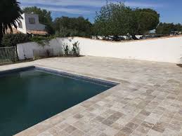 Margelles Piscine Sur Montpellier En Pierre Naturelle En 2020 Margelle Piscine Margelle Plan De Maison Avec Piscine