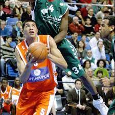 Nicolas batum's father, richard batum, emigrated from cameroon to play professional basketball in france in the late 1980s. Ian Thomsen Ready Or Not French Prospect Eyes Nba Sports Illustrated