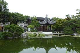 Lan Su Chinese Garden Portland Oregon Moonlocking Pavilion On A Clear Night You Can See The Reflect Portland Japanese Garden Oregon Garden Chinese Garden