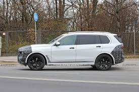 There are a lot of. 2022 Bmw X7 Facelift Prototype Shows Hints Of Brand S New Controversial Facial Design Direction Carscoops