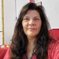 Heidi Simon's Instagram, Twitter & Facebook