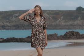 Et si la miss doit adapter son amandine petit, une miss bien affirmée. Video Miss France 2021 Qui Est Amandine Petit Miss Normandie 2020