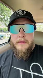 Here is the first face tracked filter I made! I can’t wait to create  filters that react to your face gestures. #facefilter #filtercreator  #sunglasses #filtertok #creatortok