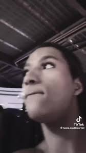 Daisy Y Ratas Se Besan En La Ditu Jacuzzi