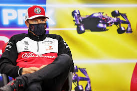 /ˈkimi ˈmɑtiɑs ˈræikːønen/), né le 17 octobre 1979 à espoo en finlande , est un pilote automobile finlandais, champion du monde de formule 1 en 2007 et recordman du nombre de départs dans la discipline. Yuaudrnar X5vm