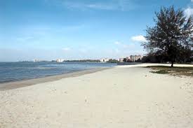 Pantai port dickson selalu dibanjiri dengan pelancong terutama pada hujung minggu atau cuti sekolah yang panjang. Bercuti Di Port Dickson Negeri Sembilan