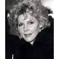 Amanda Scalabrin's Instagram, Twitter & Facebook