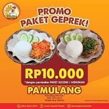 Ia berada dalam himpitan pencarian populer lain, semisal surat cinta untuk starla, pengabdi setan. Poster Ayam Geprek Penggambar