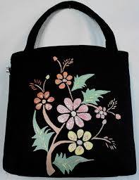 Tas jinjing merupakan salah satu jenis tas yang dalam penggunaannya dengan cara dijinjing, sesuai dengan namanya. Contoh Gambar Bunga Di Tas Kanvas Gambar Ngetrend Dan Viral