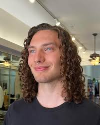 ✂️Curly cut by Madelyn! Thanks for the trust Warren, see you next time!