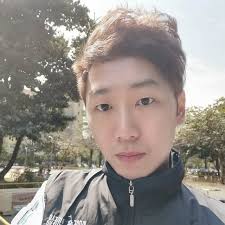 之前也有玩過tinder、omi、探探就是太常遇到詐騙、男模、盜圖仔、純粹看你身材想跟你打炮的才想說下載看新的交友軟體試試