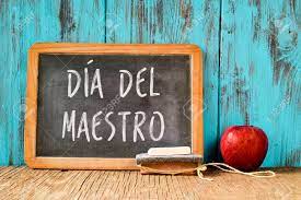 El día del maestro es una festividad que nace en el siglo xx y que está ampliamente distribuida por el mundo. Eine Tafel Mit Dem Text Dia Del Maestro Lehrer Tag In Spanisch Geschrieben Ein Stuck Kreide Einen Radiergummi Und Einen Roten Apfel Auf Einem Rustikalen Holztisch Mit Einem Retro Effekt Lizenzfreie Fotos Bilder