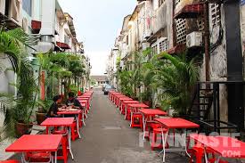 With karen kong, adibah noor, david arumugam, afdlin shauki. Food Review Nasi Lemak Bumbung Seapark Petaling Jaya