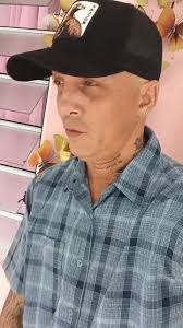 Dios me dijo: "Vendrán tiempos mejores" ۷ yo le creo.