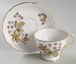 Haviland has manufactured more than 20,000 discrete dinnerware patterns. Royal Vale 7976 Replacements Ltd