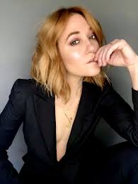 Stephanie Slayton's Instagram, Twitter & Facebook