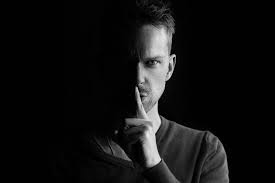 fay3 صور تحتوي غامض وجه رجل سر نميمة همسة