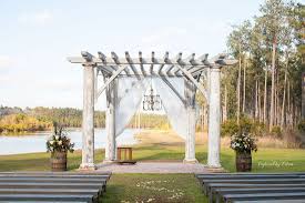 Quail Branch Lodge Wedding Lake Park Georgia Captured By Colson Photography Georgia Wedding Venues Fall Wedding Venues Lodge Wedding