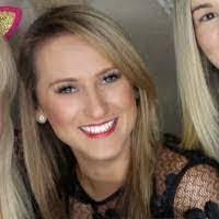 Nicole Hedger's Instagram, Twitter & Facebook