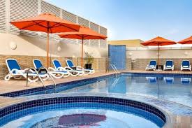 Score passes for day or evening swim, and get ready to see and be seen. 15 Cheap Hotels And Resorts In Dubai With A Swimming Pool Trip101