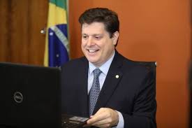 Baleia rossi aposta em pelo menos 270 votos favoráveis à rejeição da denúncia contra temer. Baleia Rossi Oficializa Candidatura A Presidencia Da Camara E Defende Vacina A Gazeta