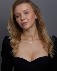 Lucy Rapp's Instagram, Twitter & Facebook