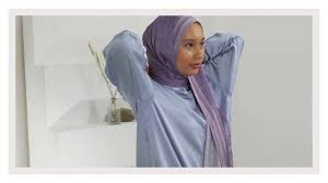 One of the major weaknesses of naelofar hijab is there are a the inspired or fake scarf of naelofar hijab was really 99% look alike as the original one ,thus that attract the customer to buy it.in order to overcome. Naelofar Mono Shawl Tutorial Youtube