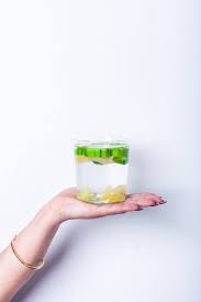 Walaupun ramai mempertikaikan kesan kerokan seperti lubang liang kulit badan boleh membesar dan menambah teruk angin dalam badan, namun ramai yang telah merasai kerokan sebagai satu cara untuk buang angin. 6 Cara Buang Angin Dalam Badan Dengan Berkesan