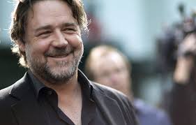 Russell Crowe signs