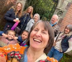 Hard to believe it's a year ago today my cousin Paul the founder of this  group went to be with his Lord. Thinking of Pearl Dando Nova and Ashley ,  pray you