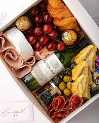 You could also find experts who can make your grazing a groovy experience. Food Boxes That Come In Pretty Packaging Perfect As Gifts For The Holidays